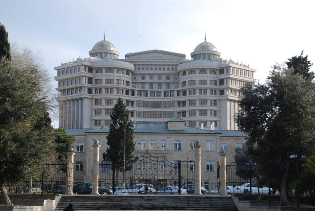 جامعة أذربيجان الطبية